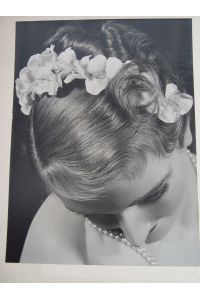 Mädchenkopf mit Blumenkranz Künstlerfotografie signiert Mennel um 1935