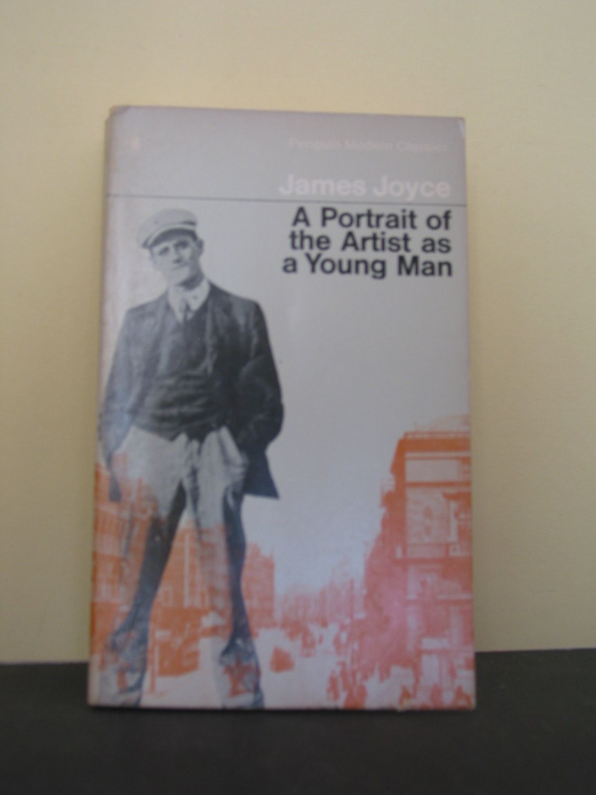 A Portrait of the Artist as a Young Man (Penguin Modern Classics) - Joyce, James