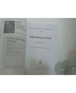 Öffentliches Recht - Einführung in die Rechtswissenschaften und ihre Methoden; Teil 1: Öffentliches Recht Studienjahr 2014/15.