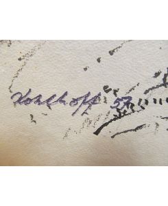 Schwarz-weiße Tuschzeichnung eines Haufens von Baumstämmen vor Gebäuden ( Sägewerk ? ) in den Bergen. Links unten mit *Kohlhoff (19)57 * signiert und datiert.