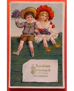 Ansichtskarte AK Herzlichen Glückwunsch zum Geburtstage (2 Kinder mit Blumensträußen auf Mauer)