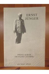 Ernst Jünger. Photo Album (Geschenk Jüngers an seinen Freund Fritz Lindemann zu dessen 89. Geburtstag, mit persönlicher Widmung Jüngers sowie zahlreichen handschriftlichen Anmerkungen und Kommentaren).
