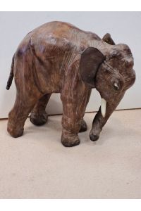 Aus Leder gefertigter alter Elefant - wohl um 1900.