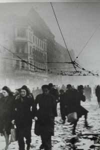 Last Days of Berlin. Berlin, 1945. Schwarzweiße Originalfotografie.