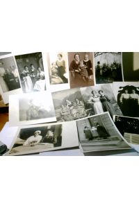 Nostalgie / Vintage. Frauen / Frauen mit Kindern. Konvolut 12 x Alte Ansichtskarte / Postkarte / Foto s/w, ungel oder z. T. beschrieben, Alter ca 1910 - 40ger Jahre. Frauenfotographie, Portraits, Familienfotos, z. T. mit Trachten.