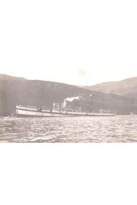 Spitalschiff Tirol (?) v. französischem U-Boot torpediert. Fotopostkarte.
