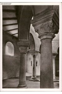 Die Michaelskirche in Fulda - Teilansicht der Säulen und Kapitelle