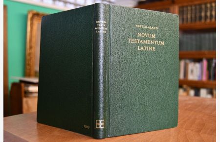 Novum testamentum Latine. Novam vulgatam Bibliorum sacrorum ed. secuti apparatibus titulisque additis ediderunt Kurt Aland et Barbara Aland una cum Inst. Studiorum Textus Novi Testamenti Monasteriensi (Westphalia).
