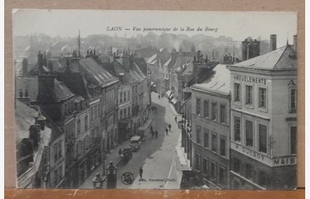 Ansichtskarte AK Laon. Vue panoramique de la Rue du Bourg