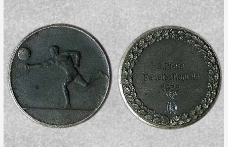 Bronze-Medaille: 2. Preis Faustballspiele 1938.
