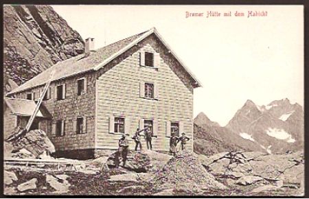 Bremer Hütte mit dem Habicht.   - Lichtdruck-Ansichtskarte nach Fotografie.