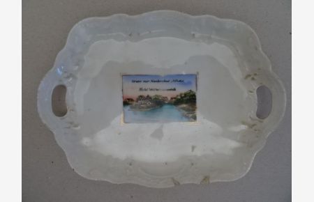 Gruss aus Nordseebad St. Peter. Hotel Wilhelmienenhöh. Kleine Porzellan-Platte auf rechteckigem Standring mit kolor. Ansicht im Spiegel und Relief. Um 1880. Ansicht 4, 5 x 7 cm; Platte 16 x 22, 5 cm.