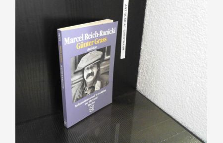 Günter Grass : Aufsätze.   - Mit Fotogr. von Barbara Klemm