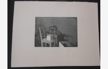 Ohne Titel. [Zwei Stühle mit Schachtel].   - Schwarz- blau- graue Original- Lithographie, aus dem Jahre 1977.
