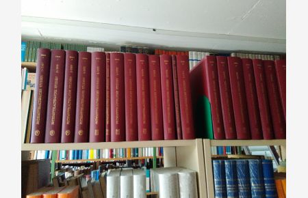 Frühmittelalterliche Studien. 43 Bände.   - Band 1 (1967) bis Band 43 (2009).