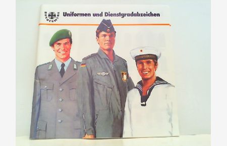 Uniformen und Dienstgradabzeichen.