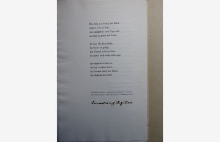 Tag ist nicht wie alle Tage. (Gedichte).   - 75 Stücke, gesetzt und gedruckt vom Verfasser Güstrow, Hof- und Ratsdruckerei, Februar 1932. Vom Verfasser auf der letzten Seite handschriftlich signiert.
